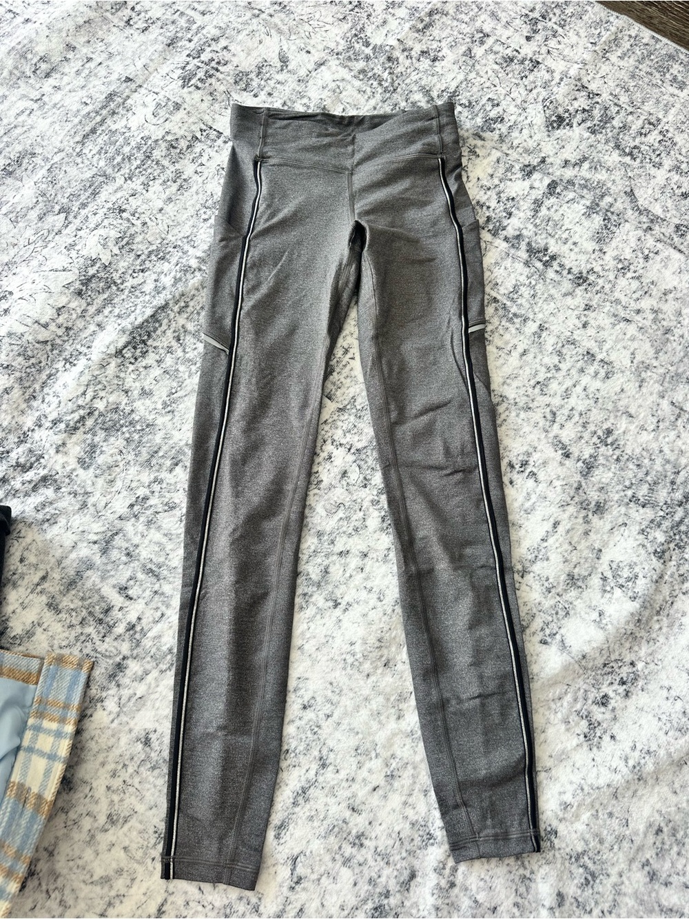 lululemon athletica Gray Athletic Leggings w/ Side Stripe. Side & back pockets